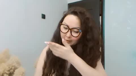 Snapshot of dalidayes chatting on 06/15/26, 05:42 Dali online show from 06/15/26, 05:42