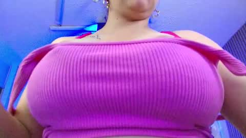 Daliia    online show from 11/28/25, 01:14