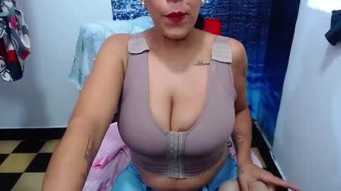  Dalilah  online show from 12/19/25, 03:19