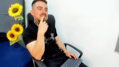 Snapshot of dallas_whitee chatting on 02/16/26, 06:15 Dallas whitee online show from 02/16/26, 06:15