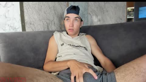 Snapshot of dallen_grant chatting on 11/05/25, 01:33 Dallen Grant online show from 11/05/25, 01:33