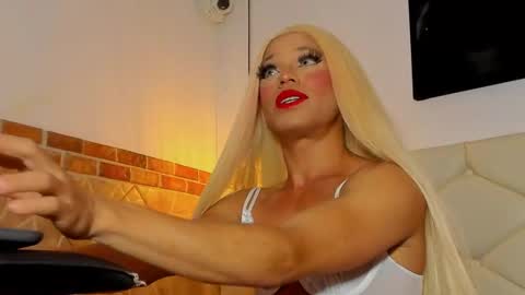 Snapshot of damara_ochoa chatting on 02/03/25, 03:09 online show from 02/03/25, 03:09