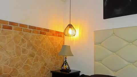 Snapshot of damara_ochoa chatting on 02/04/25, 03:44 online show from 02/04/25, 03:44