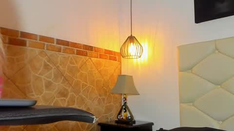 Snapshot of damara_ochoa chatting on 02/04/25, 06:46 online show from 02/04/25, 06:46