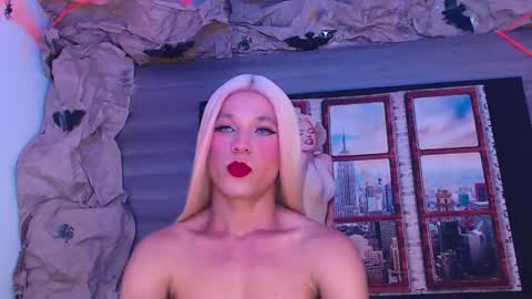 Snapshot of damara_ochoa chatting on 10/21/25, 05:19 online show from 10/21/25, 05:19