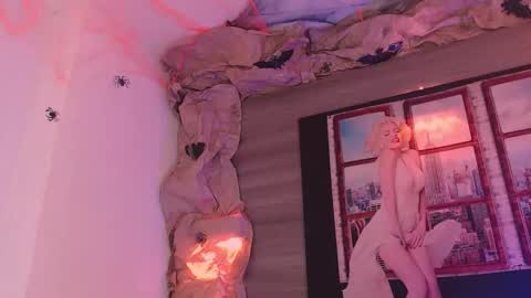 Snapshot of damara_ochoa chatting on 10/26/25, 05:13 online show from 10/26/25, 05:13