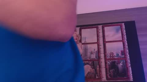 Snapshot of damara_ochoa chatting on 11/11/25, 05:07 online show from 11/11/25, 05:07