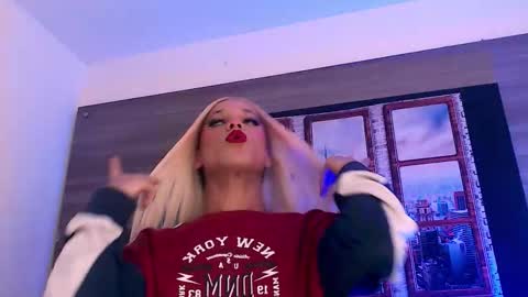 Snapshot of damara_ochoa chatting on 11/24/25, 04:34 online show from 11/24/25, 04:34