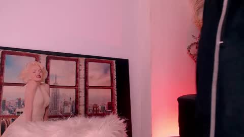 Snapshot of damara_ochoa chatting on 11/29/25, 05:54 online show from 11/29/25, 05:54