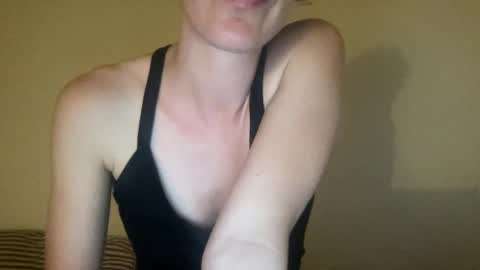 Snapshot of damedauphin chatting on 05/11/26, 04:40 Montana online show from 05/11/26, 04:40