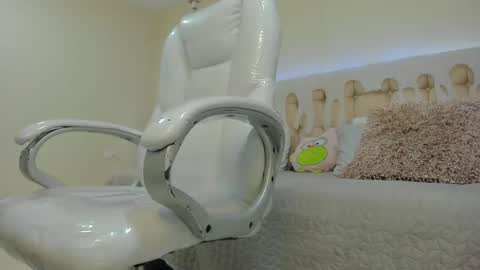 DAMIAN online show from 01/04/25, 03:39