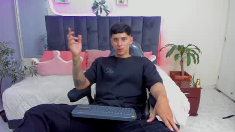 DAMIAN online show from 01/12/25, 03:57