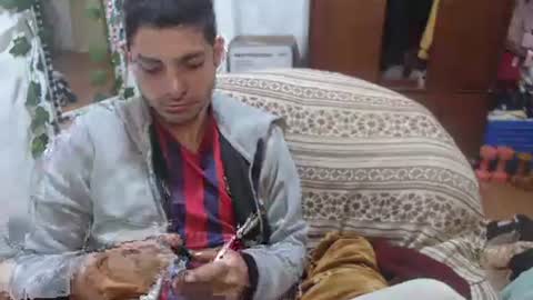 Snapshot of damian_29 chatting on 12/21/25, 01:18 Damian online show from 12/21/25, 01:18