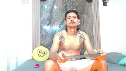 Snapshot of damian_and_camerum chatting on 05/05/26, 03:25 damian_and_camerum online show from 05/05/26, 03:25