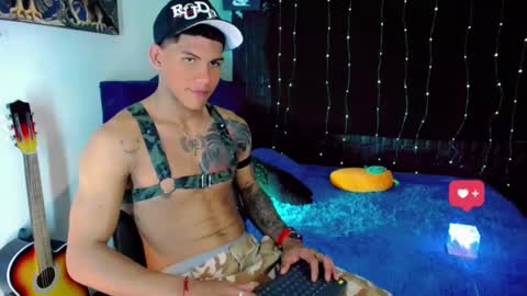 Snapshot of damian_latinxxx chatting on 01/12/25, 06:49 Damian online show from 01/12/25, 06:49