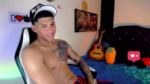 Snapshot of damian_latinxxx chatting on 01/15/25, 08:20 Damian online show from 01/15/25, 08:20