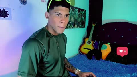 Snapshot of damian_latinxxx chatting on 01/16/25, 09:27 Damian online show from 01/16/25, 09:27