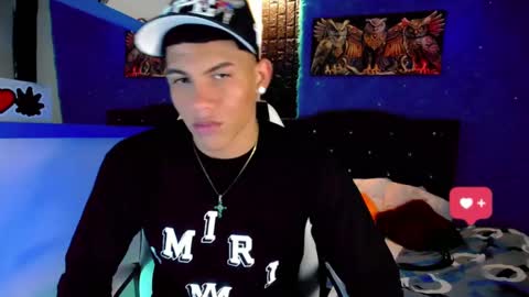 Snapshot of damian_latinxxx chatting on 01/25/25, 02:58 Damian online show from 01/25/25, 02:58