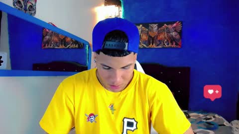 Snapshot of damian_latinxxx chatting on 01/25/25, 09:26 Damian online show from 01/25/25, 09:26