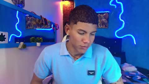 Snapshot of damian_latinxxx chatting on 01/28/25, 02:32 Damian online show from 01/28/25, 02:32