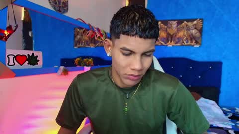 Snapshot of damian_latinxxx chatting on 01/29/25, 02:51 Damian online show from 01/29/25, 02:51