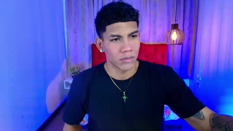 Snapshot of damian_latinxxx chatting on 02/02/25, 05:32 Damian online show from 02/02/25, 05:32