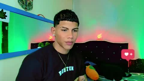 Snapshot of damian_latinxxx chatting on 02/04/25, 02:39 Damian online show from 02/04/25, 02:39