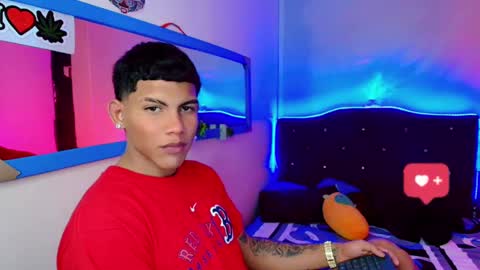 Snapshot of damian_latinxxx chatting on 02/04/25, 05:53 Damian online show from 02/04/25, 05:53