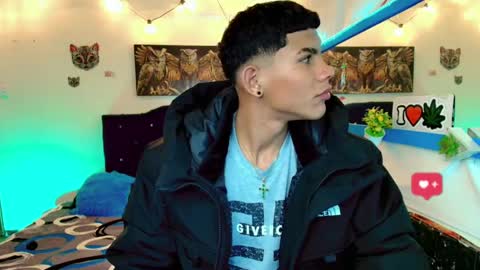 Snapshot of damian_latinxxx chatting on 02/07/25, 02:19 Damian online show from 02/07/25, 02:19