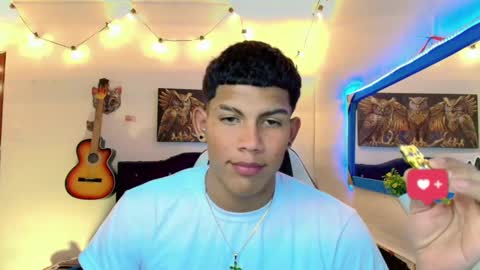 Snapshot of damian_latinxxx chatting on 02/07/25, 09:05 Damian online show from 02/07/25, 09:05