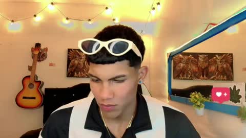 Snapshot of damian_latinxxx chatting on 02/08/25, 02:47 Damian online show from 02/08/25, 02:47