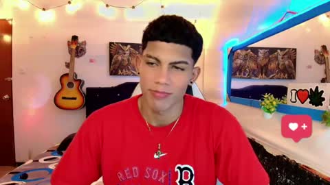 Snapshot of damian_latinxxx chatting on 02/08/25, 05:51 Damian online show from 02/08/25, 05:51