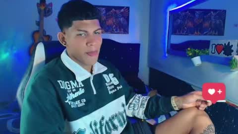 Snapshot of damian_latinxxx chatting on 02/08/25, 08:52 Damian online show from 02/08/25, 08:52