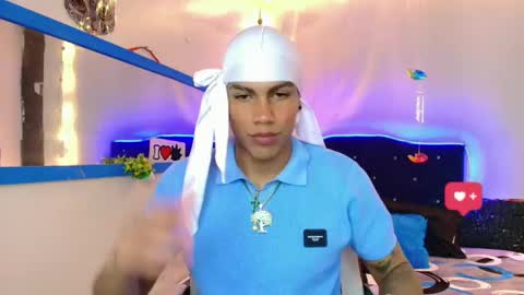 Snapshot of damian_latinxxx chatting on 02/11/25, 02:57 Damian online show from 02/11/25, 02:57