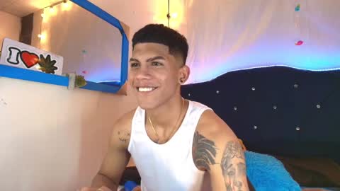 Snapshot of damian_latinxxx chatting on 02/12/25, 06:19 Damian online show from 02/12/25, 06:19