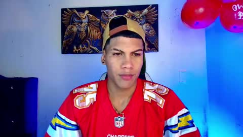 Snapshot of damian_latinxxx chatting on 02/15/25, 03:31 Damian online show from 02/15/25, 03:31