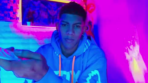 Snapshot of damian_latinxxx chatting on 02/16/25, 09:59 Damian online show from 02/16/25, 09:59