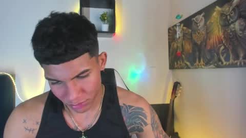 Snapshot of damian_latinxxx chatting on 02/18/25, 05:53 Damian online show from 02/18/25, 05:53