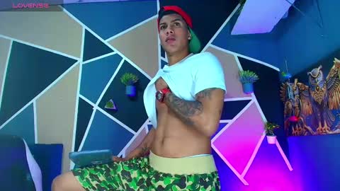 Snapshot of damian_latinxxx chatting on 02/20/25, 02:29 Damian online show from 02/20/25, 02:29