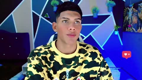 Snapshot of damian_latinxxx chatting on 02/20/25, 05:33 Damian online show from 02/20/25, 05:33