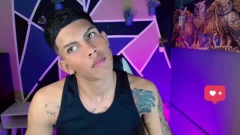 Snapshot of damian_latinxxx chatting on 02/20/25, 08:39 Damian online show from 02/20/25, 08:39