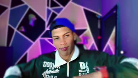 Snapshot of damian_latinxxx chatting on 02/23/25, 12:16 Damian online show from 02/23/25, 12:16