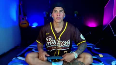 Snapshot of damian_latinxxx chatting on 02/25/25, 03:09 Damian online show from 02/25/25, 03:09