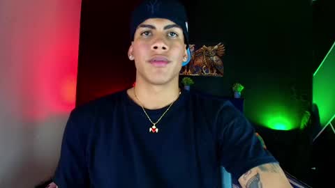 Snapshot of damian_latinxxx chatting on 03/02/25, 06:05 Damian online show from 03/02/25, 06:05