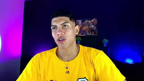 Snapshot of damian_latinxxx chatting on 03/04/25, 03:11 Damian online show from 03/04/25, 03:11