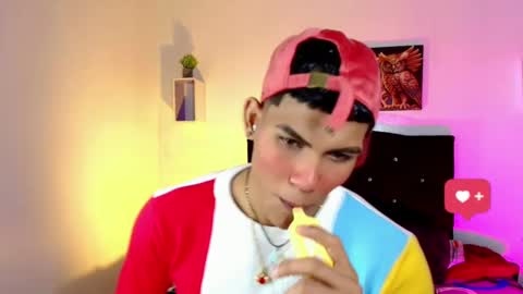 Snapshot of damian_latinxxx chatting on 03/06/25, 10:52 Damian online show from 03/06/25, 10:52