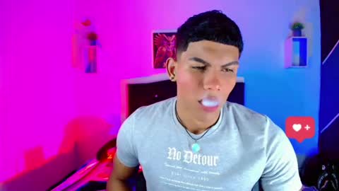 Snapshot of damian_latinxxx chatting on 03/08/25, 03:06 Damian online show from 03/08/25, 03:06