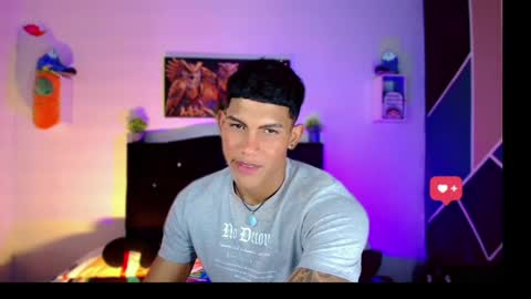 Snapshot of damian_latinxxx chatting on 03/08/25, 09:28 Damian online show from 03/08/25, 09:28