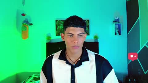 Snapshot of damian_latinxxx chatting on 03/09/25, 12:20 Damian online show from 03/09/25, 12:20