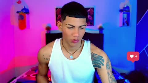 Snapshot of damian_latinxxx chatting on 03/11/25, 03:26 Damian online show from 03/11/25, 03:26